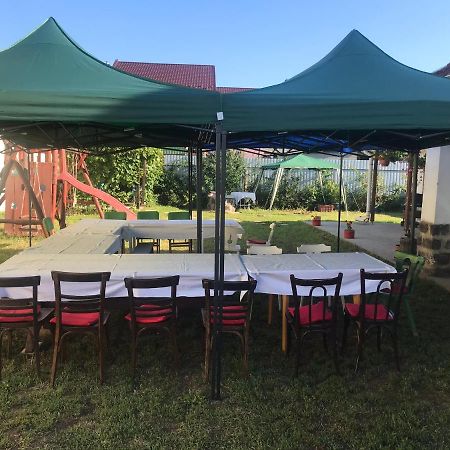 Oncsa Vendeghaz Hotel Gyöngyös Bagian luar foto