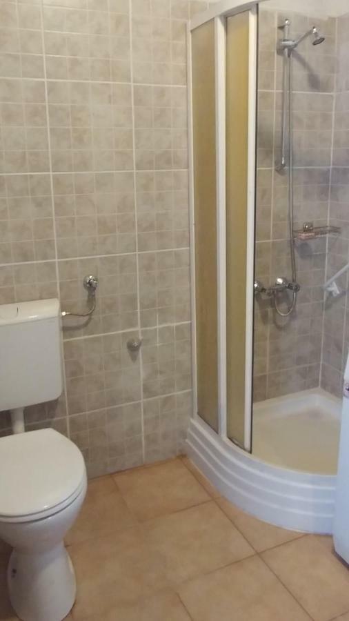 Oncsa Vendeghaz Hotel Gyöngyös Bagian luar foto