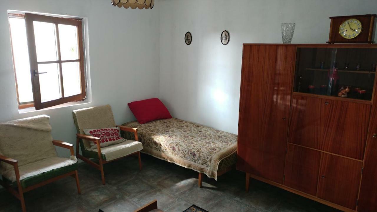 Oncsa Vendeghaz Hotel Gyöngyös Bagian luar foto