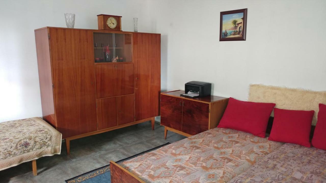 Oncsa Vendeghaz Hotel Gyöngyös Bagian luar foto