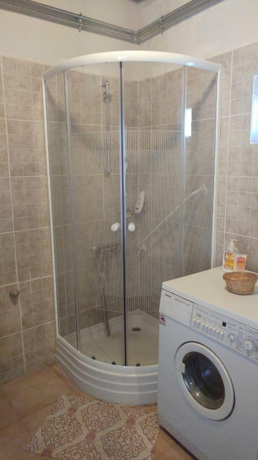 Oncsa Vendeghaz Hotel Gyöngyös Bagian luar foto