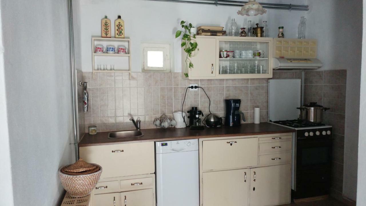 Oncsa Vendeghaz Hotel Gyöngyös Bagian luar foto